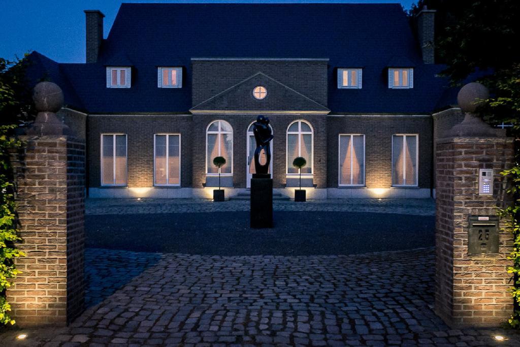 Villalux Kortessem Exterior photo